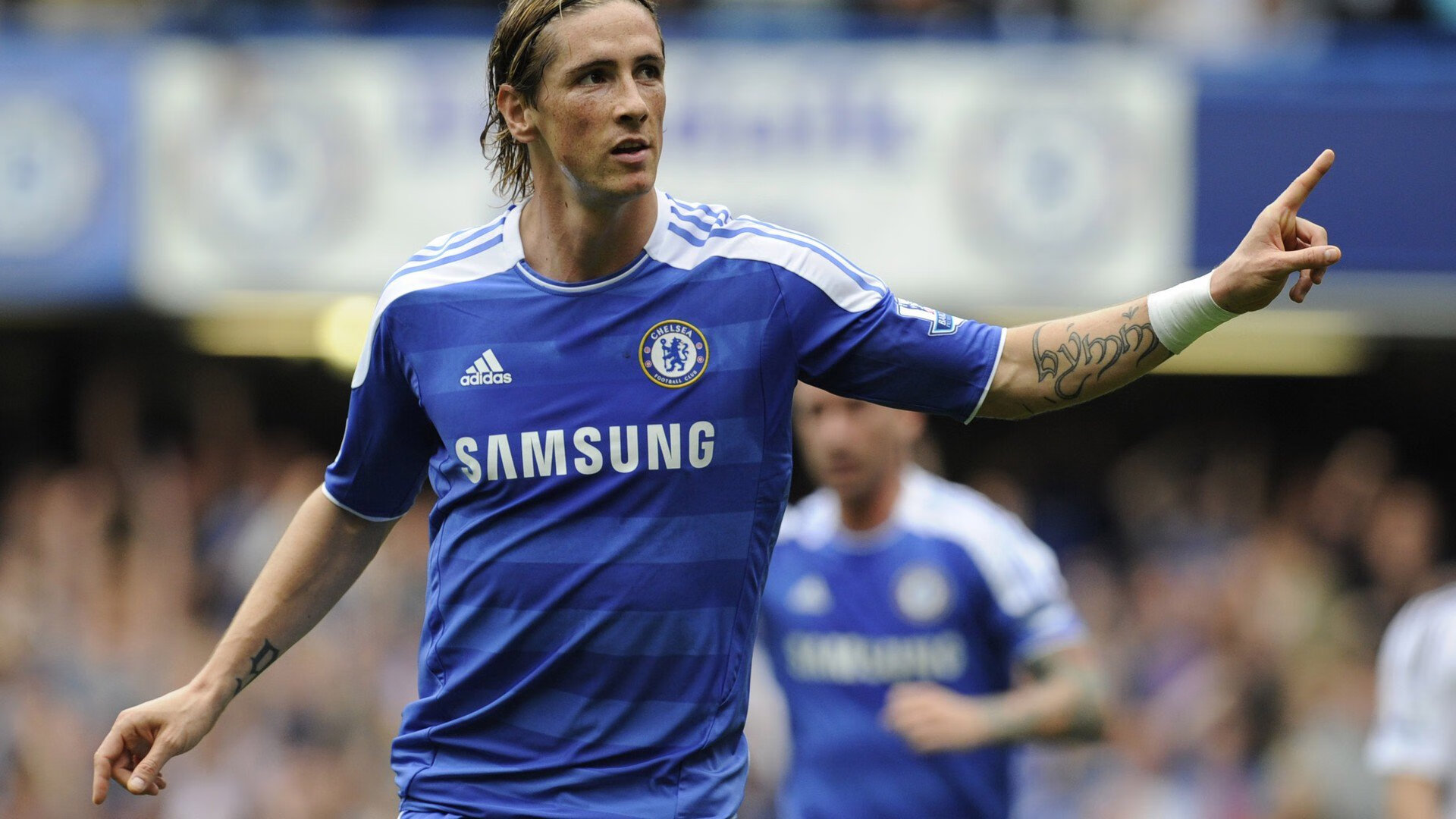 “办证中心‘五分钟拉伸角’” 让等待不再枯燥